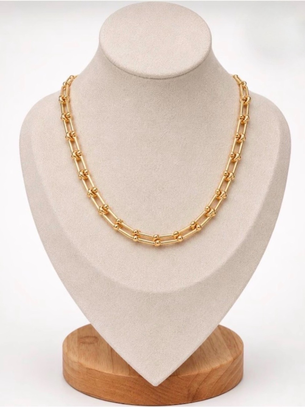 Gold Link  Necklace - Luxury Jewelry - Picture 8 of 8